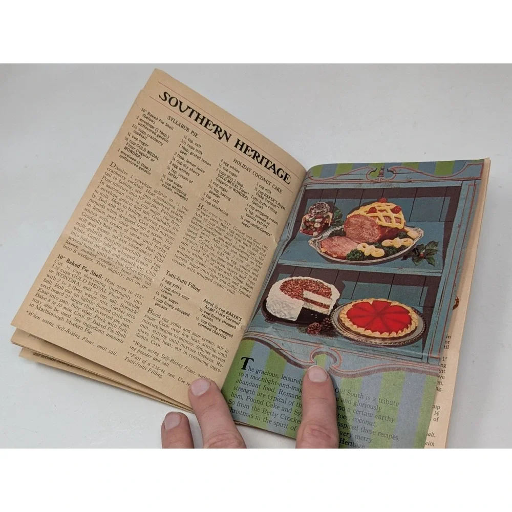 Vintage Betty Crocker's Holiday Heritage Christmas‎ Cook Book Let 1960s